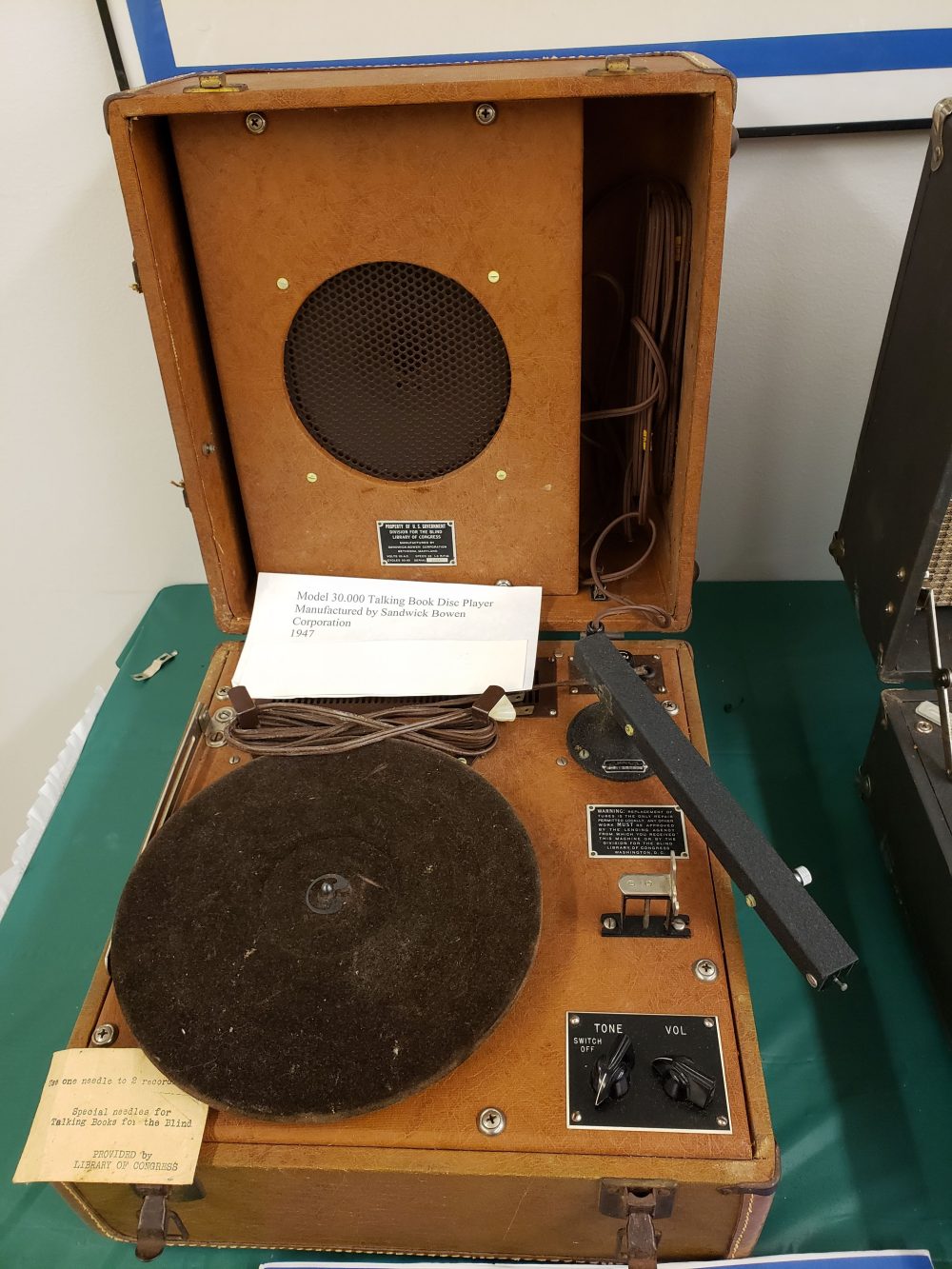 Model 30.000 Talking Book Record Player Manufactured by Sandwick Bowen Corporation, 1947.